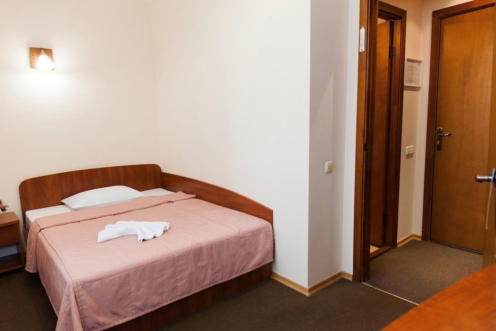 U Fontana Hotel Minsk Exteriör bild