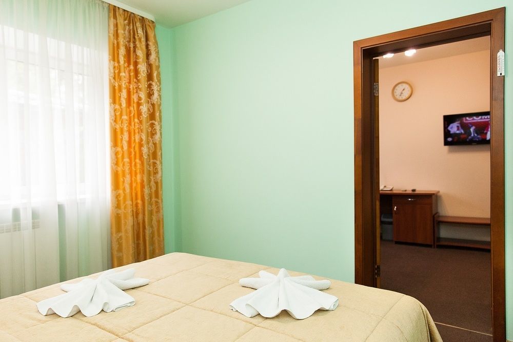 U Fontana Hotel Minsk Exteriör bild
