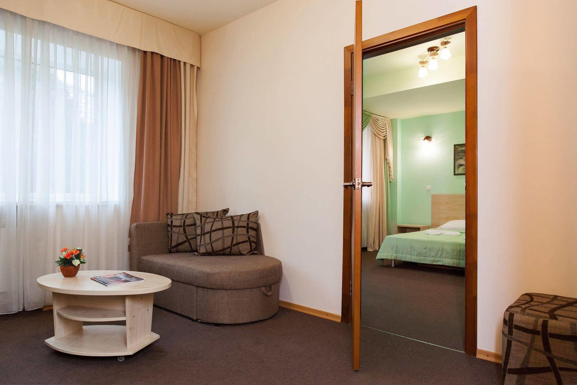 U Fontana Hotel Minsk Exteriör bild